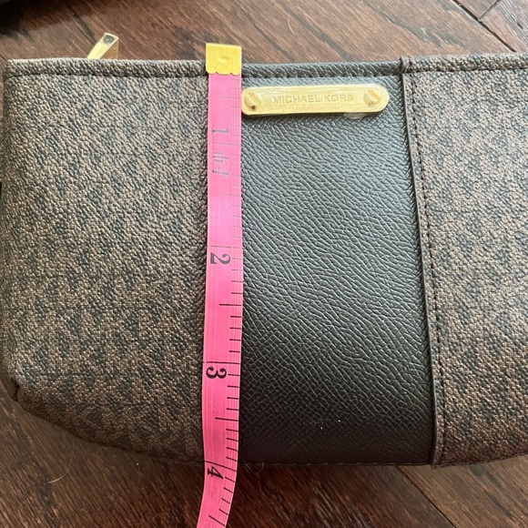 Michael Kors Belt Bag / Fanny Pack - Picture 9 of 9